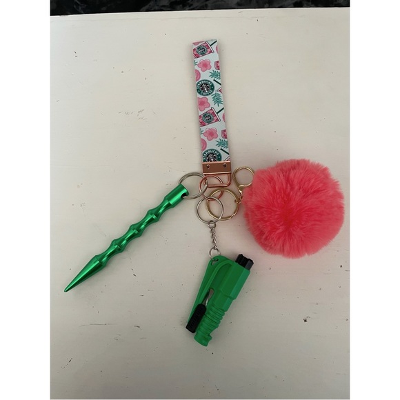 Keychain with accessories - Picture 7 of 8